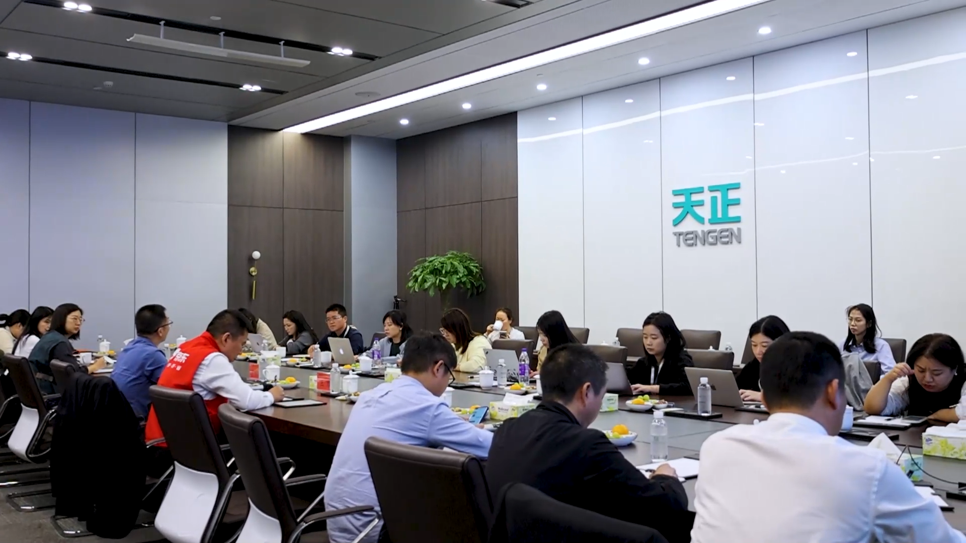 京东工业走进尊龙凯龙时官网，探访产业数智化之路！